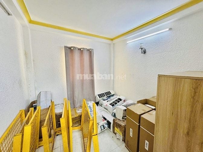 MẶT TIỀN NGUYỄN CẢNH CHÂN QUẬN 1 DT 35M2,5 TẦNG ĐƯỜNG 20M CÓ LỀ.