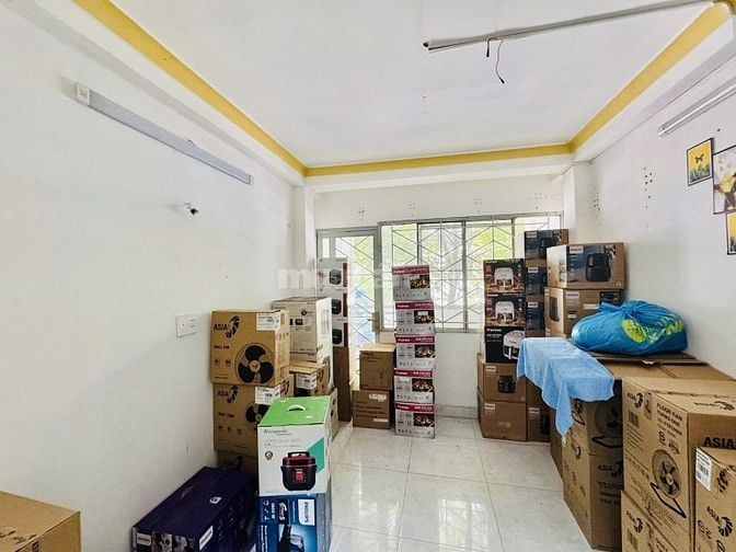 MẶT TIỀN NGUYỄN CẢNH CHÂN QUẬN 1 DT 35M2,5 TẦNG ĐƯỜNG 20M CÓ LỀ.
