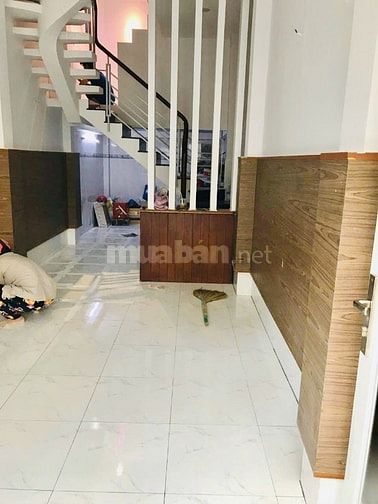 MẶT TIỀN NGUYỄN CẢNH CHÂN QUẬN 1 DT 35M2,5 TẦNG ĐƯỜNG 20M CÓ LỀ.