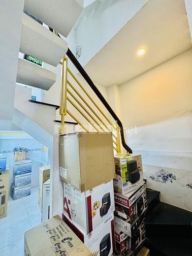 MẶT TIỀN NGUYỄN CẢNH CHÂN QUẬN 1 DT 35M2,5 TẦNG ĐƯỜNG 20M CÓ LỀ.