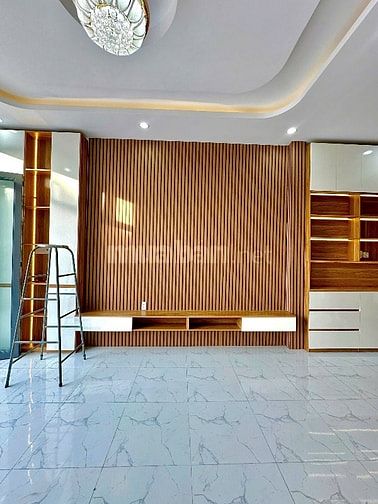 Nhà mặt tiền đường 7m, đường nhựa kinh doanh, sổ hồng riêng