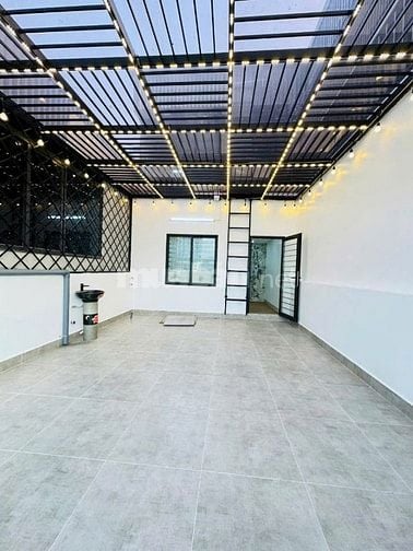 BÁN NHÀ NGUYỄN VĂN CỪ THÁNG MÁY NHẬP KHẨU GARA 2 OTO -ĐƯỜNG 4 XE OTO 