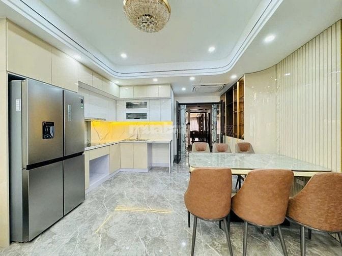 BÁN NHÀ NGUYỄN VĂN CỪ THÁNG MÁY NHẬP KHẨU GARA 2 OTO -ĐƯỜNG 4 XE OTO 