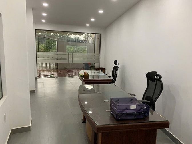 Bán nhà mặt tiền Tỉnh Lộ 7- gần chợ Lô 6