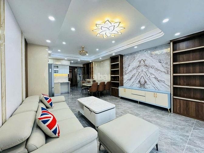 BÁN NHÀ NGUYỄN VĂN CỪ THÁNG MÁY NHẬP KHẨU GARA 2 OTO -ĐƯỜNG 4 XE OTO 