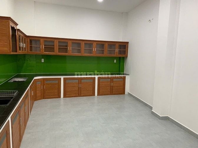 Bán nhà mặt tiền Tỉnh Lộ 7- gần chợ Lô 6