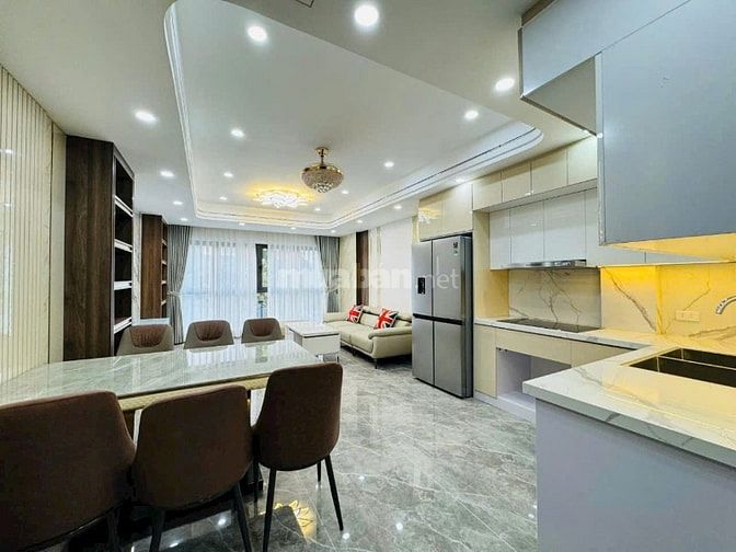 BÁN NHÀ NGUYỄN VĂN CỪ THÁNG MÁY NHẬP KHẨU GARA 2 OTO -ĐƯỜNG 4 XE OTO 