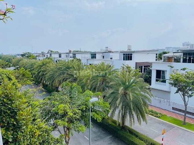BÁN BIỆT THỰ ĐƠN LẬP RIVIERA COVE CÁCH BIỆT THỰ THE GLOBAL 1KM