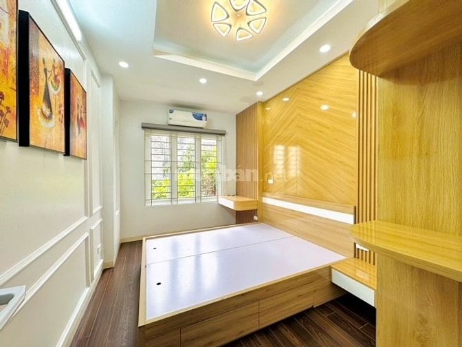 CC bán nhà phố Trương Định DT 38m2x5t. Giá 6,25 tỷ