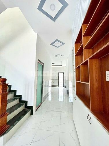 Nhà Bán Lỗ, Mặt Tiền Đường Nhựa, Sổ Hồng Riêng