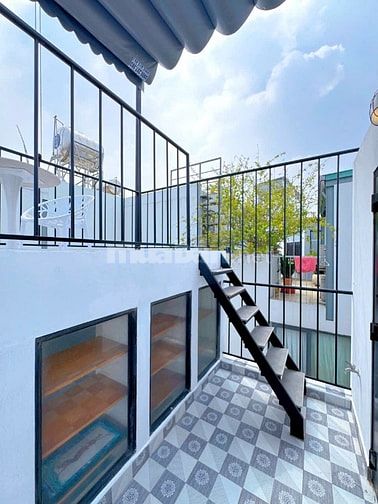 Bán nhà 4 tầng, hẻm 1 sẹt cách mặt tiền chỉ có 2 căn Cẩm Bá Thước P7 Q