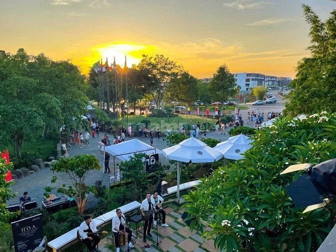 Nhà liền kề KĐT Thành phố Cà phê bán giá cực tốt, chiết khấu cao.
