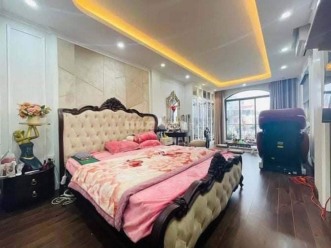 Bán Nhà Mặt Phố Kinh Doanh Đại La, Hai Bà Trưng 61m, 7 tầng, giá 35 tỷ