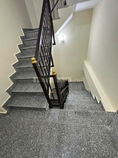 BÁN HAI TOÀ NHÀ VĂN PHÒNG XÂY DỰNG CẠNH NHAU, PHÁP LÝ CHUẨN