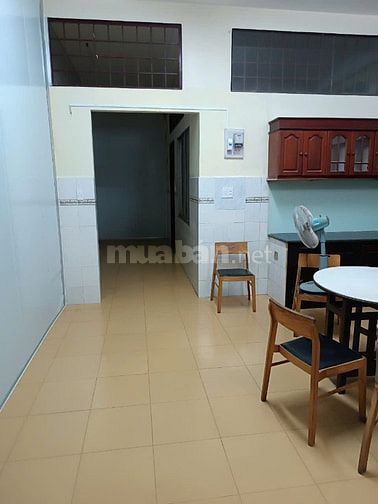 Thuê nhà đường Tô Ngọc Vân có sân đậu xe hơi
