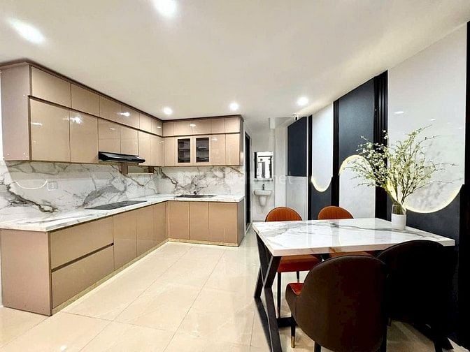 BÁN NHÀ TÂN PHÚ. DT:45m2. 1T 2L 4pn Đường xe hơi 6m đang cho thuê 10Tr