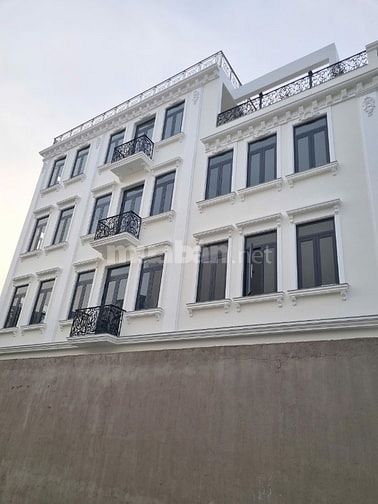 Cho thuê nhà mới xây, sàn trống, có thang máy ngay Đảo Kim Cương, Q2