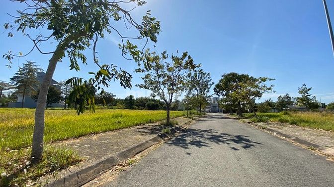 Bán nhanh lô đất nhà phố 144m2 giá chỉ 49.5tr/m2 sổ đỏ trao tay