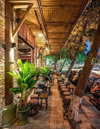 TUYỂN MỘT VÀI NHÂN VIÊN BÁN CAFE VÀ NƯỚC GIẢI KHÁT