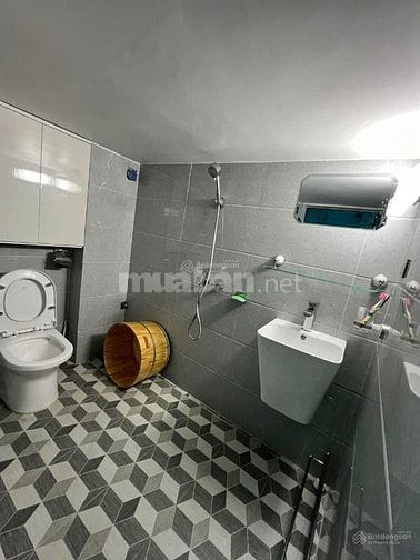 Cần bán nhà ở Bạch Mai, HBT, 65m2 6 tầng mặt tiền 4m giá 7.2 tỷ