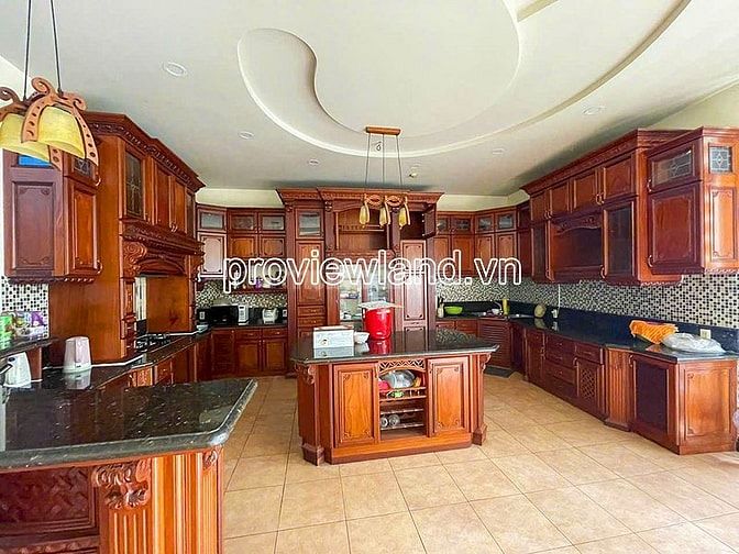 Bán nhà phố Quận 5, MT Phùng Hưng, 11x13m đất, 1 hầm + 4 tầng, sổ hồng