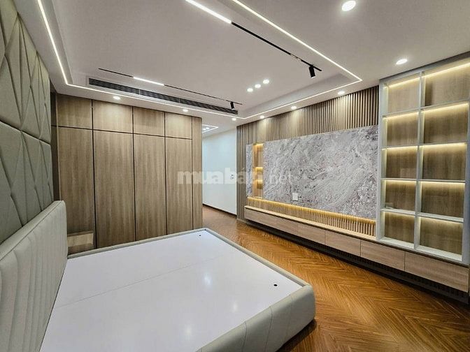 Bán nhà Định Công Thượng, 42m2, 5 tầng, thang máy, ngõ ô tô tránh, 10.