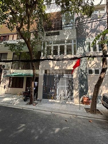 Cho thuê tầng Trệt làm văn phòng số nhà 654/1 Cộng Hòa, P13. 