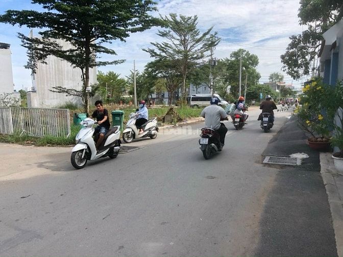 ; CHỈ 5TY CHO 105M2 ĐẤT HẺM XE HƠI