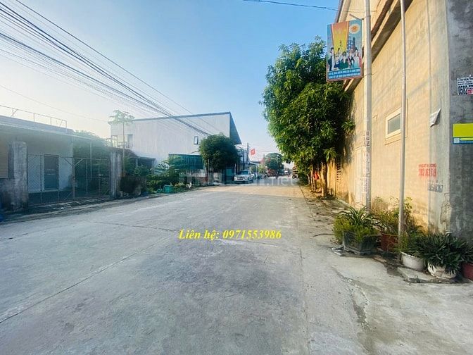 Bán đất mặt đường Lê Xuân Đào - Đường rộng 11m có thể kinh doanh