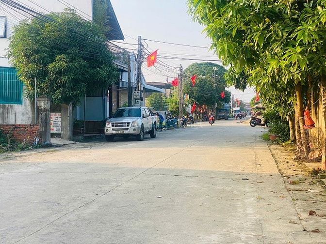 Bán đất mặt đường Lê Xuân Đào - Đường rộng 11m có thể kinh doanh