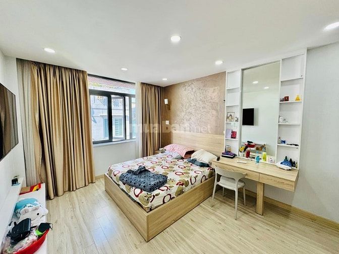 Chính chủ bán nhà Cao Thắng Q.3 - 200,9m2 sàn, có thang máy - 4PN 4WC