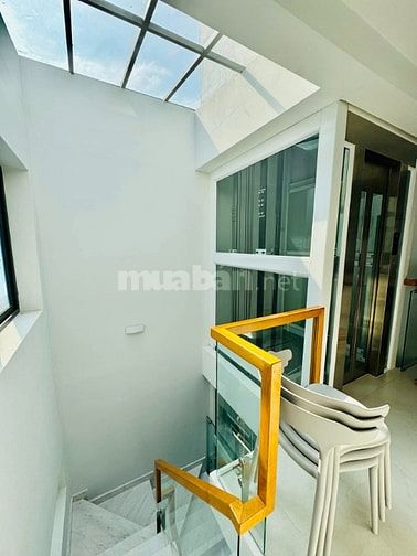 Chính chủ bán nhà Cao Thắng Q.3 - 200,9m2 sàn, có thang máy - 4PN 4WC
