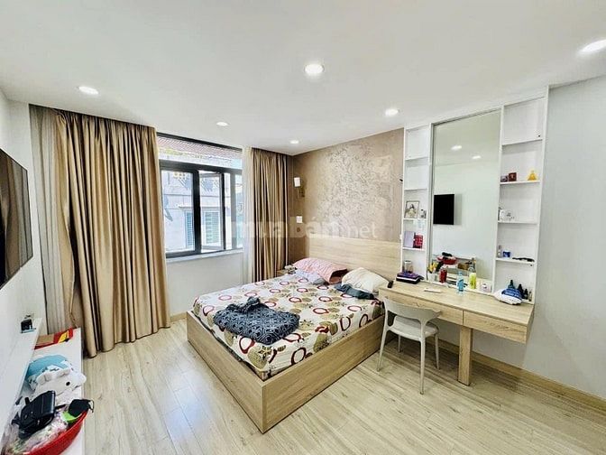 Chính chủ bán nhà Cao Thắng Q.3 - 200,9m2 sàn, có thang máy - 4PN 4WC