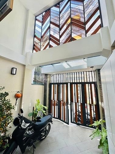 Chính chủ bán nhà Cao Thắng Q.3 - 200,9m2 sàn, có thang máy - 4PN 4WC