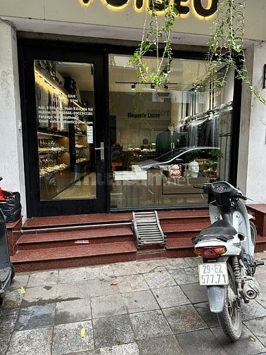 CHO THUÊ TẦNG 1 NHÀ SỐ 9 NHÀ HOẢ, 30m2, MT 5m, cửa kính+ cửa cuốn