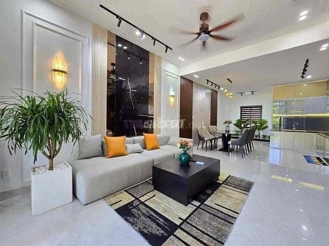 Nhà phố 2 tầng 82,2m2, hoàn thiện, sân vườn, gara ô tô, sổ hồng riêng
