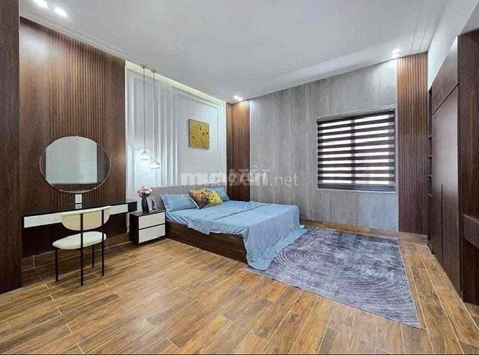 Nhà phố 2 tầng 82,2m2, hoàn thiện, sân vườn, gara ô tô, sổ hồng riêng