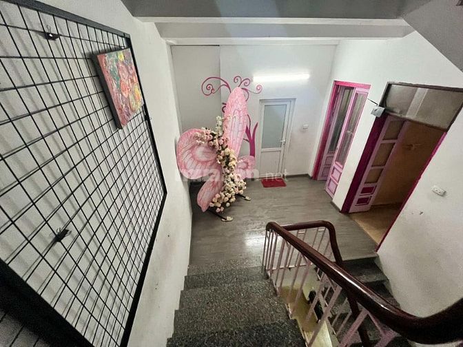 Cho thuê nhà 4 tầng Thạch Bàn 100m2