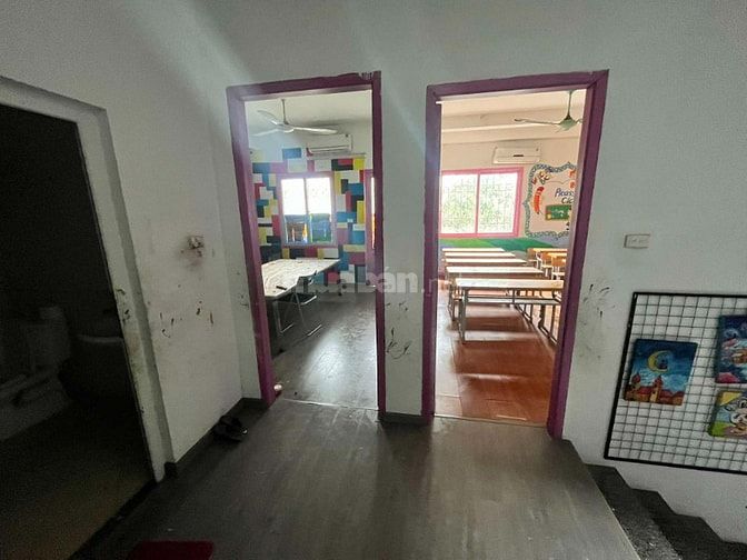 Cho thuê nhà 4 tầng Thạch Bàn 100m2