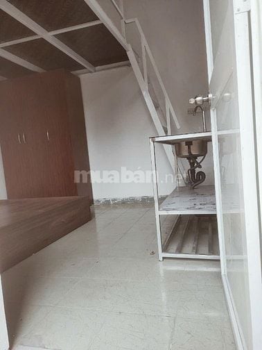 Phòng Trọ Gốc Đề Gác Xép, Ban Công Cửa Sổ.Khu Bách Kinh Xây.KChung Chủ