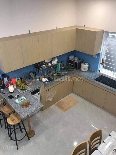 Cần Cho Thuê Căn Biệt Thự Sân Vườn DT 150m2 - 3PN, Hẽm Xe Hơi