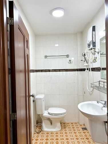 Bán nhà CHDV 10 phòng hẻm 351 Lê Văn Sỹ Q.3 đang cho thuê 40tr/th
