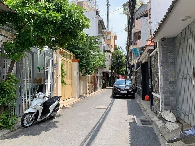 BÁN GẤP, 130m2( 5 x 26m ) Hẻm ô tô 6m Hoàng Hoa Thám Tân Bình, giá rẻ