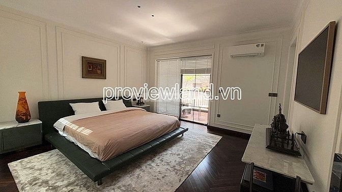 Bán biệt thự Quận 1, hẻm Nguyễn Thành Ý, HCM, DT đất 135.8m2, 3 tầng