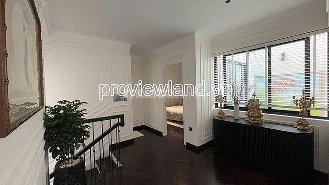 Bán biệt thự Quận 1, hẻm Nguyễn Thành Ý, HCM, DT đất 135.8m2, 3 tầng