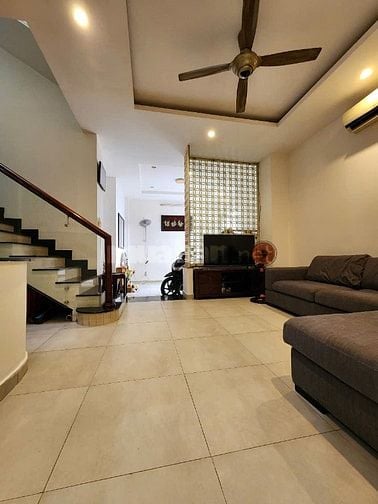 Bán nhà hẻm đường Cao Thắng 70m2 giá 9,8 tỷ quận Phú Nhuận.