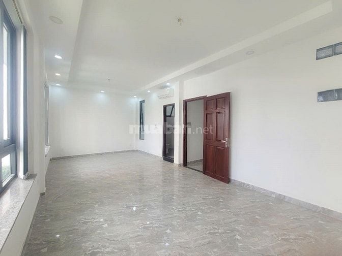 Cho thuê Biệt thự Đẹp 5 Tầng 300m2 trục Trần não Quận 2 giá 75tr/tháng