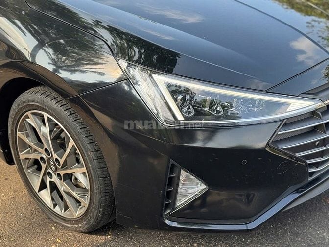 Bán xe Hyundai Elantra 2.0 Sản Xuất 2020. Màu Đen