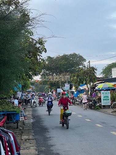 mặt bằng cho thuê ngay chợ Bình Ân Gò Công Đông Tiền Giang