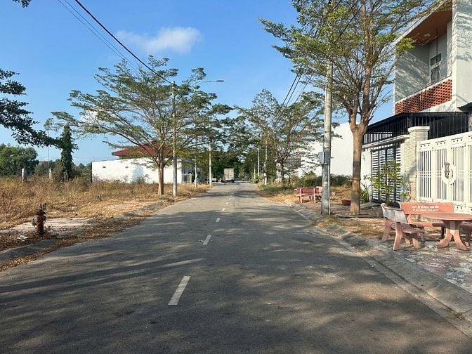 🔵4,5x18(81m2) KDC Dâu Tằm, Tân Phước, LaGi Giá 1.250 Tỷ